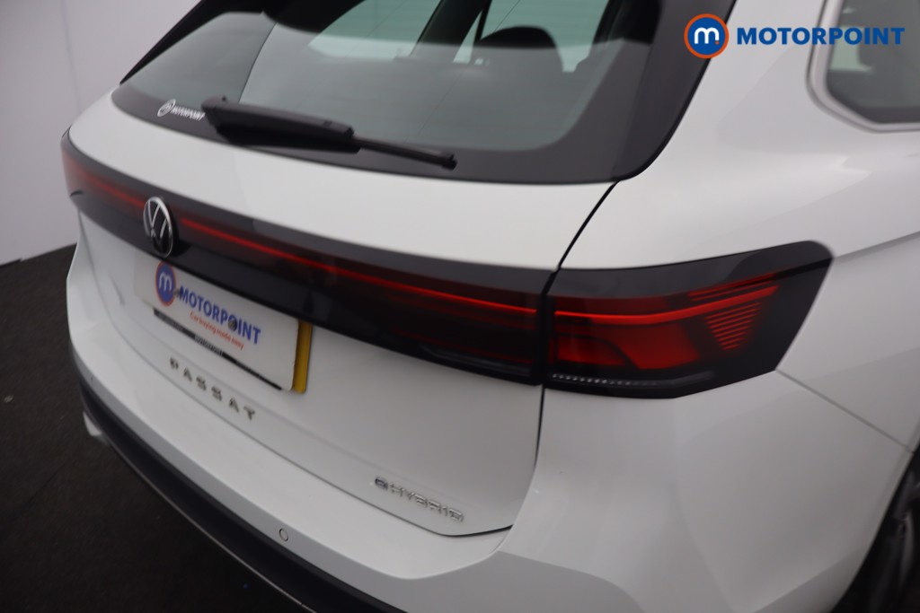 Volkswagen Passat Life Automatic Petrol Plug-In Hybrid Estate - Stock Number (1656621) - 3rd supplementary image