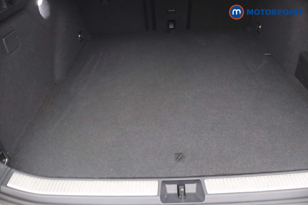 Volkswagen Passat Life Automatic Petrol Plug-In Hybrid Estate - Stock Number (1656621) - 6th supplementary image