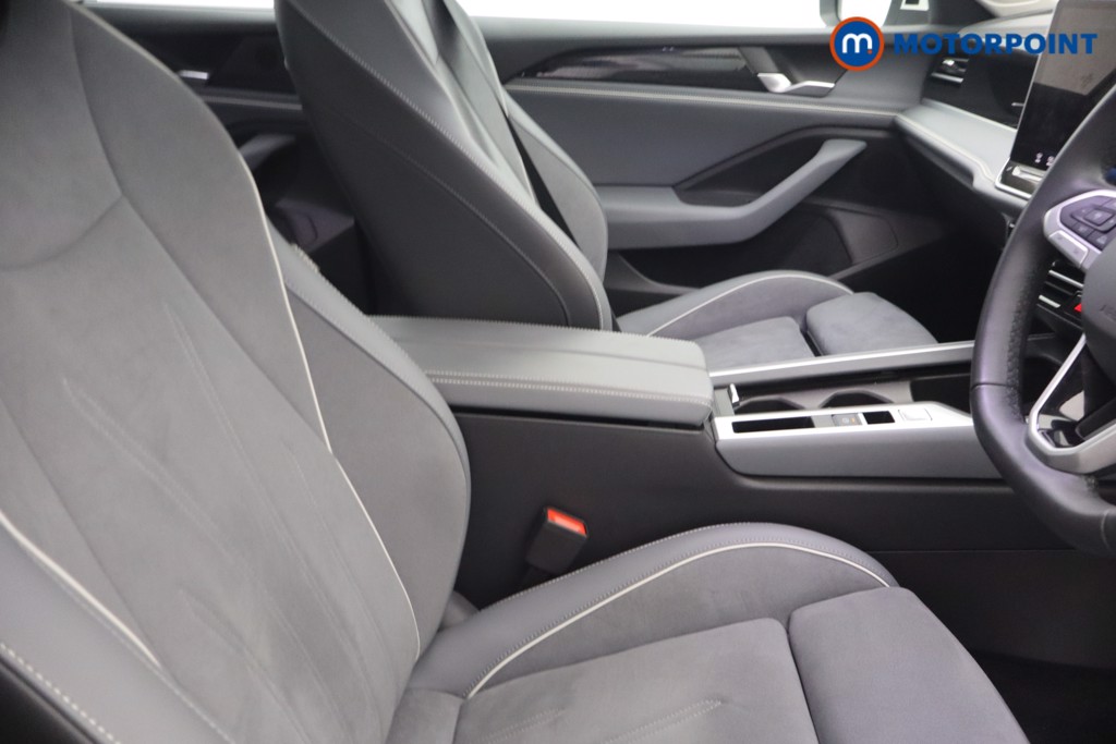 Volkswagen Passat Life Automatic Petrol Plug-In Hybrid Estate - Stock Number (1656621) - 15th supplementary image