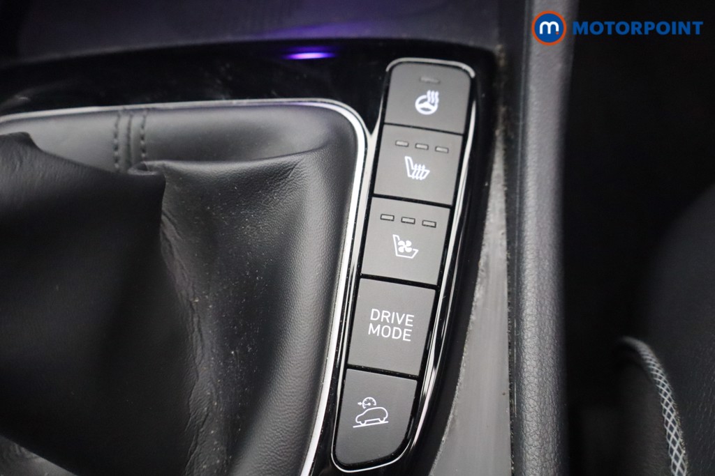 Hyundai Tucson Ultimate Manual Petrol SUV - Stock Number (1657532) - 17th supplementary image