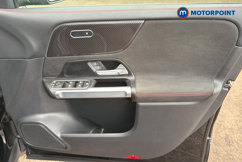Mercedes-Benz GLB Amg Line Automatic Petrol SUV - Stock Number (1658190) - 18th supplementary image