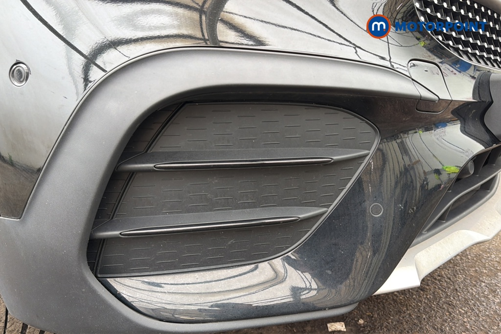 Mercedes-Benz GLB Amg Line Automatic Petrol SUV - Stock Number (1658190) - 38th supplementary image