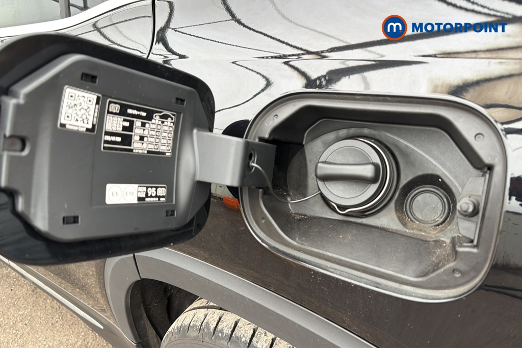 Mercedes-Benz GLB Amg Line Automatic Petrol SUV - Stock Number (1658190) - 41st supplementary image
