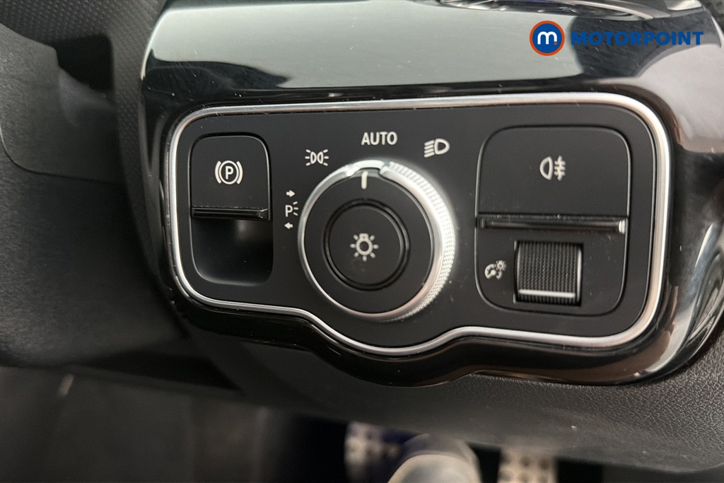 Mercedes-Benz A Class Amg Line Automatic Petrol Hatchback - Stock Number (1642071) - 11th supplementary image