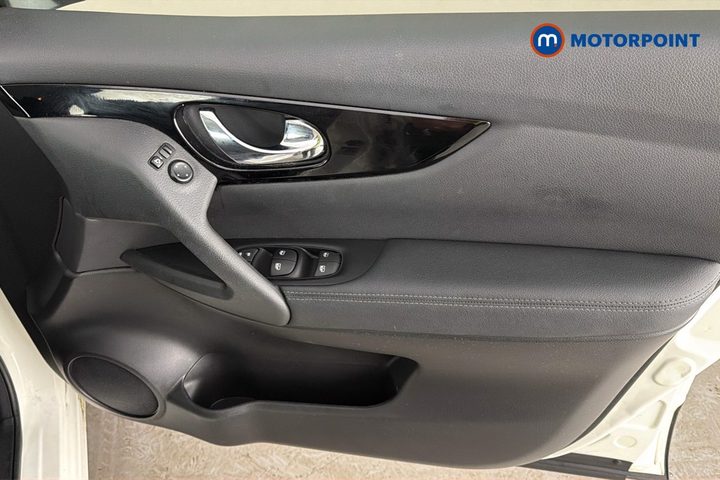Nissan Qashqai Acenta Premium Manual Petrol SUV - Stock Number (1643932) - 19th supplementary image