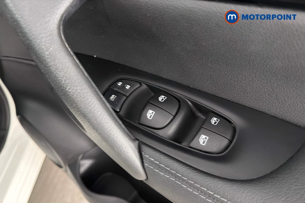 Nissan Qashqai Acenta Premium Manual Petrol SUV - Stock Number (1643932) - 20th supplementary image