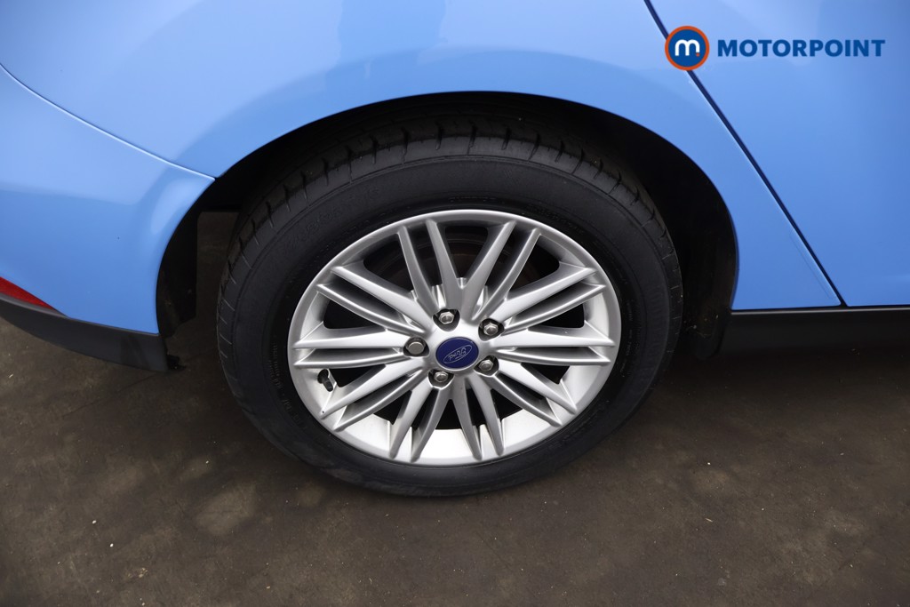 Ford Focus Zetec Edition Manual Petrol Hatchback - Stock Number (1648055) - 3rd supplementary image