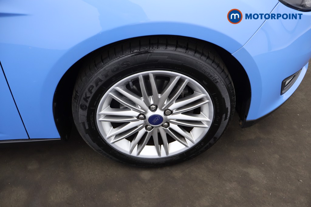 Ford Focus Zetec Edition Manual Petrol Hatchback - Stock Number (1648055) - 4th supplementary image