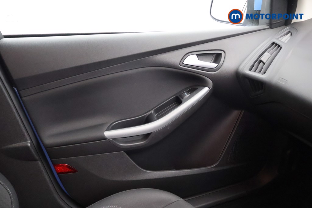 Ford Focus Zetec Edition Manual Petrol Hatchback - Stock Number (1648055) - 11th supplementary image