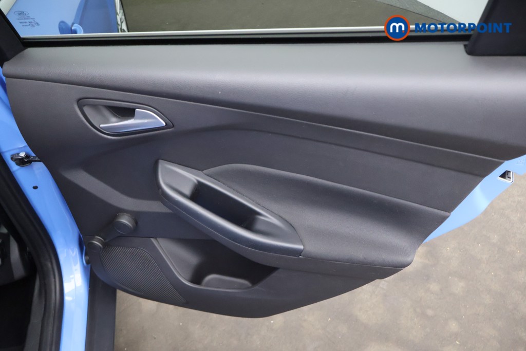 Ford Focus Zetec Edition Manual Petrol Hatchback - Stock Number (1648055) - 17th supplementary image