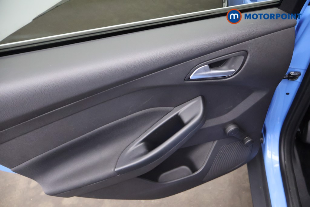 Ford Focus Zetec Edition Manual Petrol Hatchback - Stock Number (1648055) - 20th supplementary image