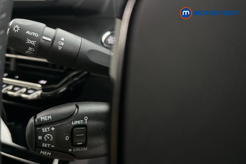 Peugeot 2008 Allure Manual Petrol SUV - Stock Number (1649508) - 5th supplementary image