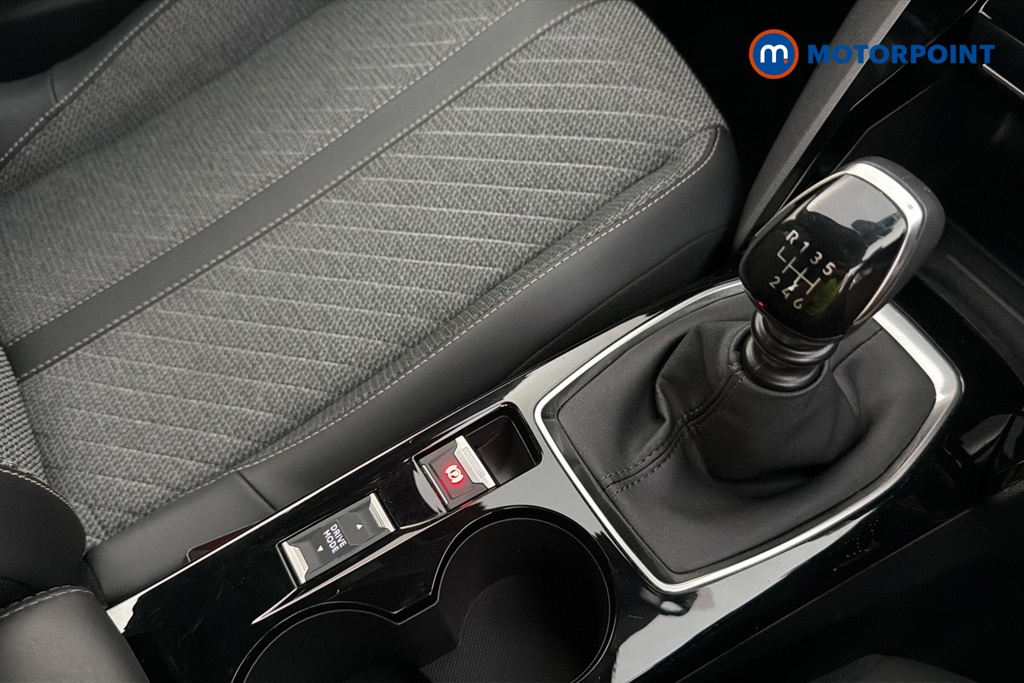 Peugeot 2008 Allure Manual Petrol SUV - Stock Number (1649508) - 15th supplementary image