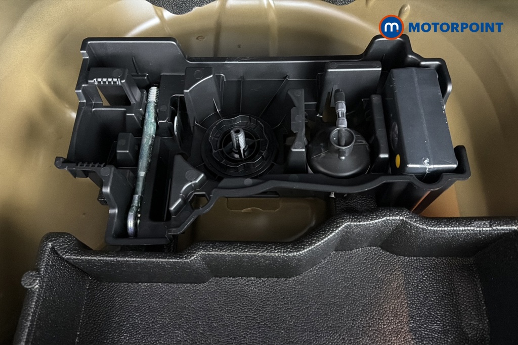 Peugeot 2008 Allure Manual Petrol SUV - Stock Number (1649508) - 33rd supplementary image