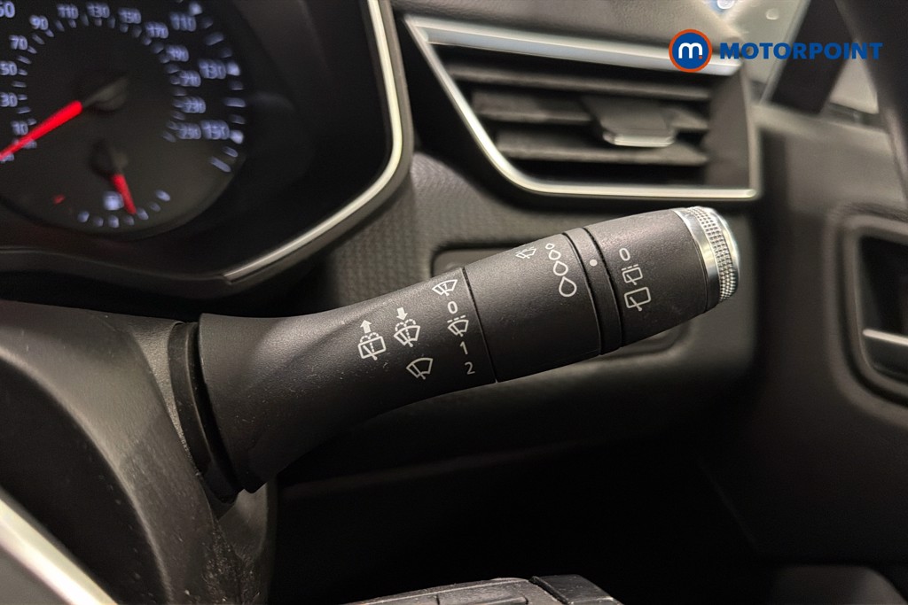 Renault Clio Iconic Manual Petrol Hatchback - Stock Number (1650740) - 7th supplementary image