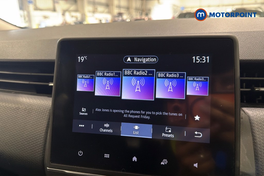 Renault Clio Iconic Manual Petrol Hatchback - Stock Number (1650740) - 9th supplementary image