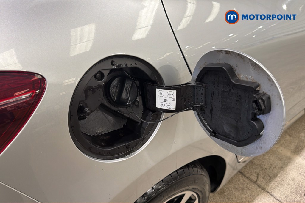 Renault Clio Iconic Manual Petrol Hatchback - Stock Number (1650740) - 41st supplementary image