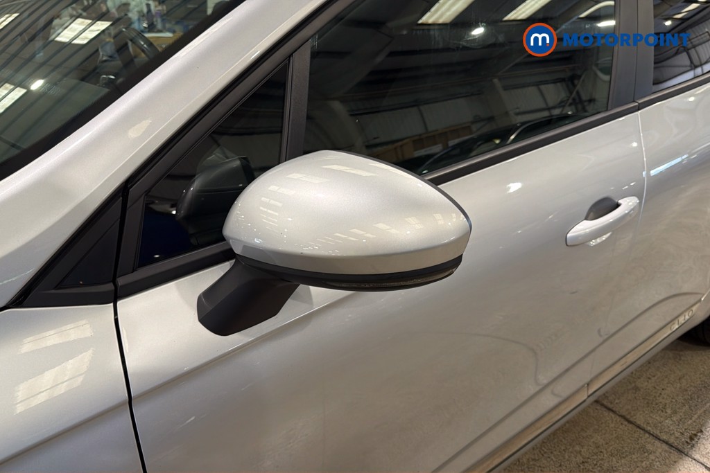 Renault Clio Iconic Manual Petrol Hatchback - Stock Number (1650740) - 43rd supplementary image
