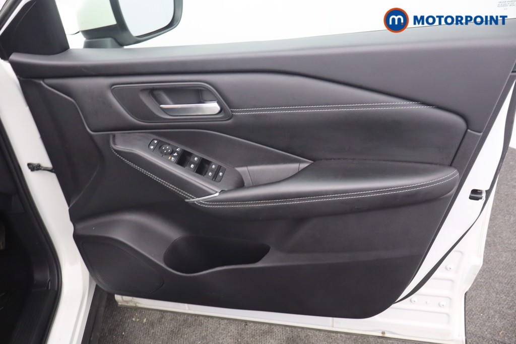 Nissan Qashqai N-Connecta Manual Petrol SUV - Stock Number (1651065) - 11th supplementary image