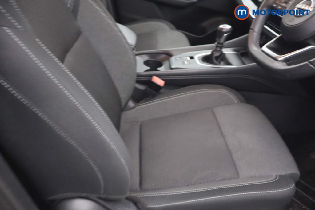Nissan Qashqai N-Connecta Manual Petrol SUV - Stock Number (1651065) - 14th supplementary image