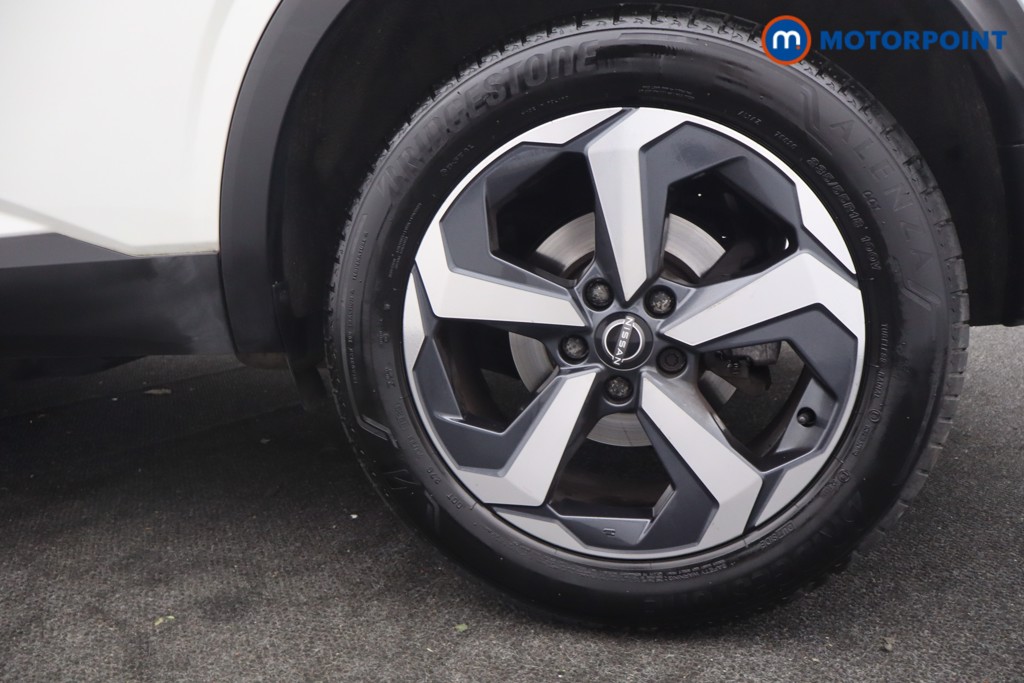 Nissan Qashqai N-Connecta Manual Petrol SUV - Stock Number (1651065) - 32nd supplementary image