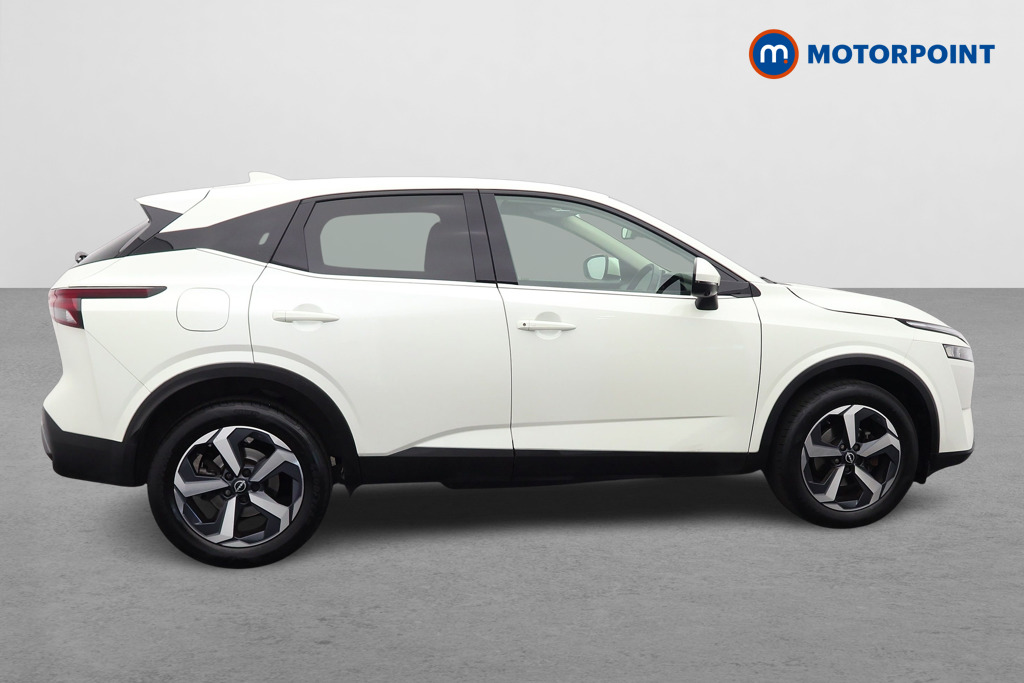 Nissan Qashqai N-Connecta Manual Petrol SUV - Stock Number (1651065) - Drivers side