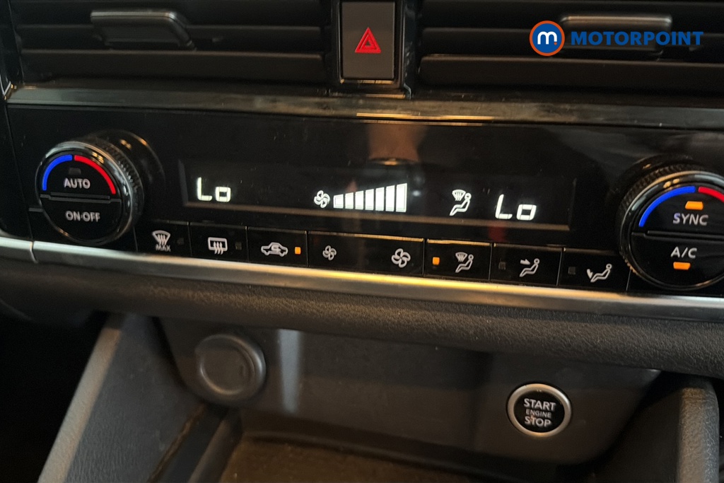 Nissan Qashqai Acenta Premium Manual Petrol SUV - Stock Number (1651078) - 12th supplementary image