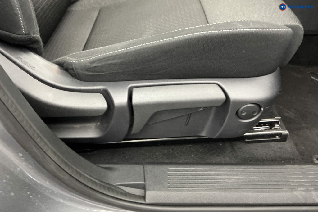 Nissan Qashqai N-Connecta Manual Petrol SUV - Stock Number (1651402) - 15th supplementary image