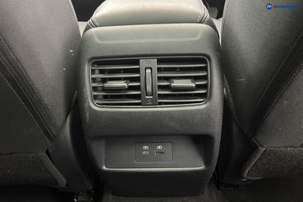 Nissan Qashqai N-Connecta Manual Petrol SUV - Stock Number (1651402) - 16th supplementary image