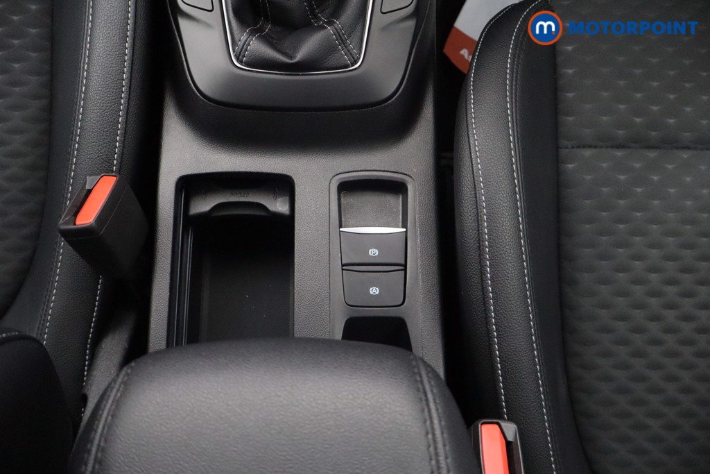 Ford Focus Titanium X Manual Petrol Hatchback - Stock Number (1651834) - 8th supplementary image