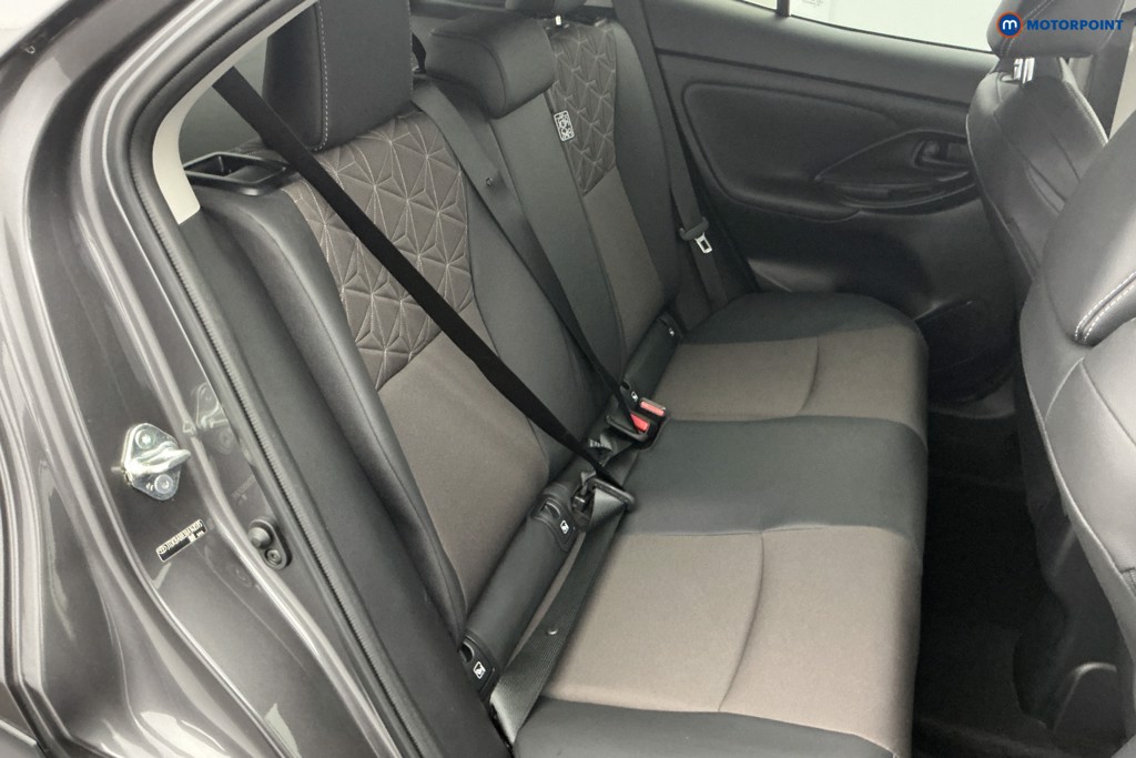 Toyota Yaris Cross Excel Automatic Petrol-Electric Hybrid Estate - Stock Number (1652681) - 4th supplementary image