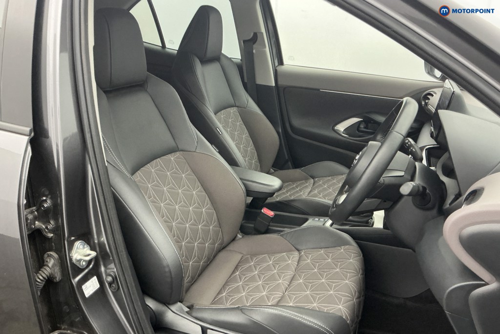 Toyota Yaris Cross Excel Automatic Petrol-Electric Hybrid Estate - Stock Number (1652681) - 5th supplementary image