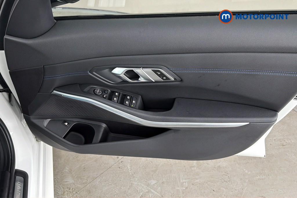 BMW 3 Series M Sport Automatic Petrol Plug-In Hybrid Saloon - Stock Number (1652696) - 19th supplementary image