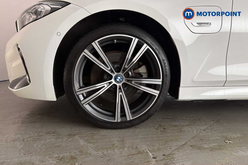 BMW 3 Series M Sport Automatic Petrol Plug-In Hybrid Saloon - Stock Number (1652696) - 47th supplementary image