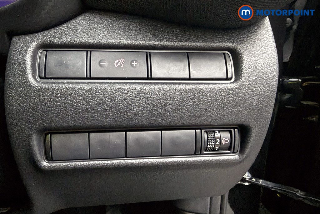 Nissan Juke N-Connecta Automatic Petrol-Electric Hybrid SUV - Stock Number (1655255) - 5th supplementary image