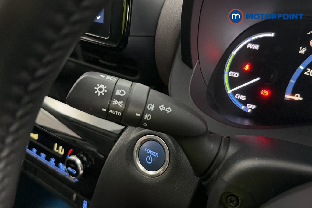Toyota Yaris Cross Excel Automatic Petrol-Electric Hybrid Estate - Stock Number (1656490) - 5th supplementary image