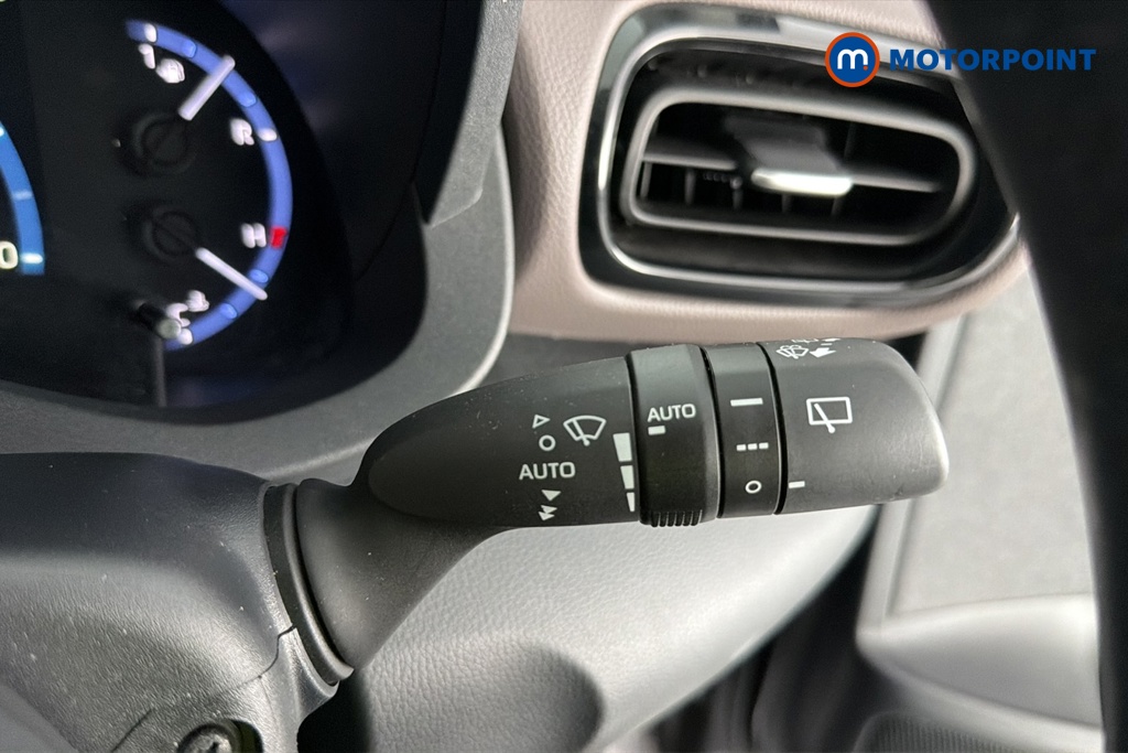 Toyota Yaris Cross Excel Automatic Petrol-Electric Hybrid Estate - Stock Number (1656490) - 6th supplementary image