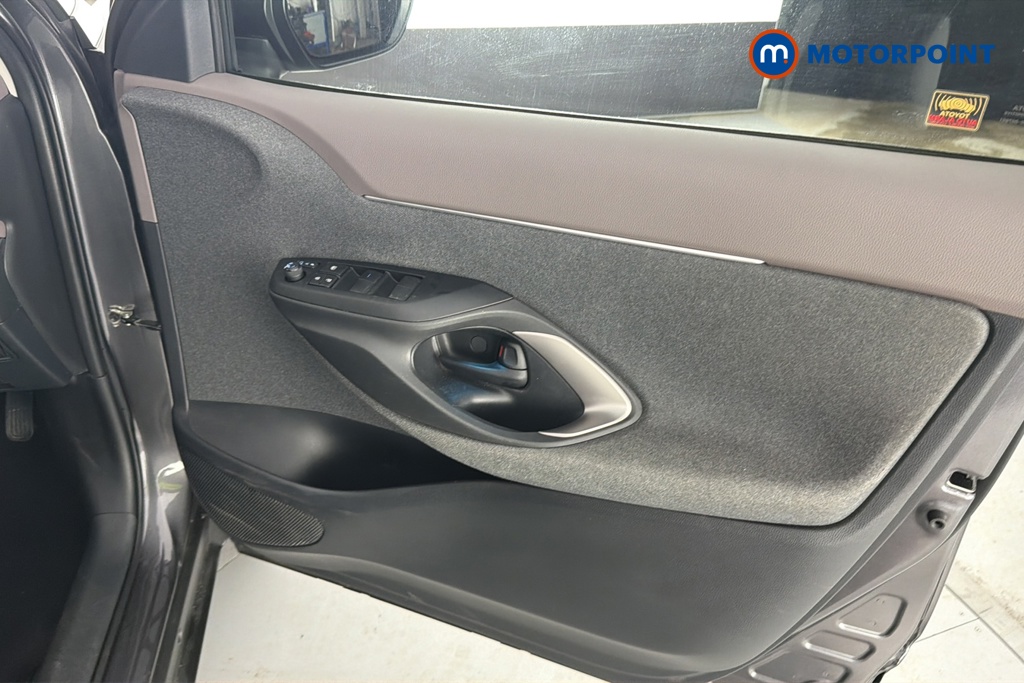 Toyota Yaris Cross Excel Automatic Petrol-Electric Hybrid Estate - Stock Number (1656490) - 18th supplementary image