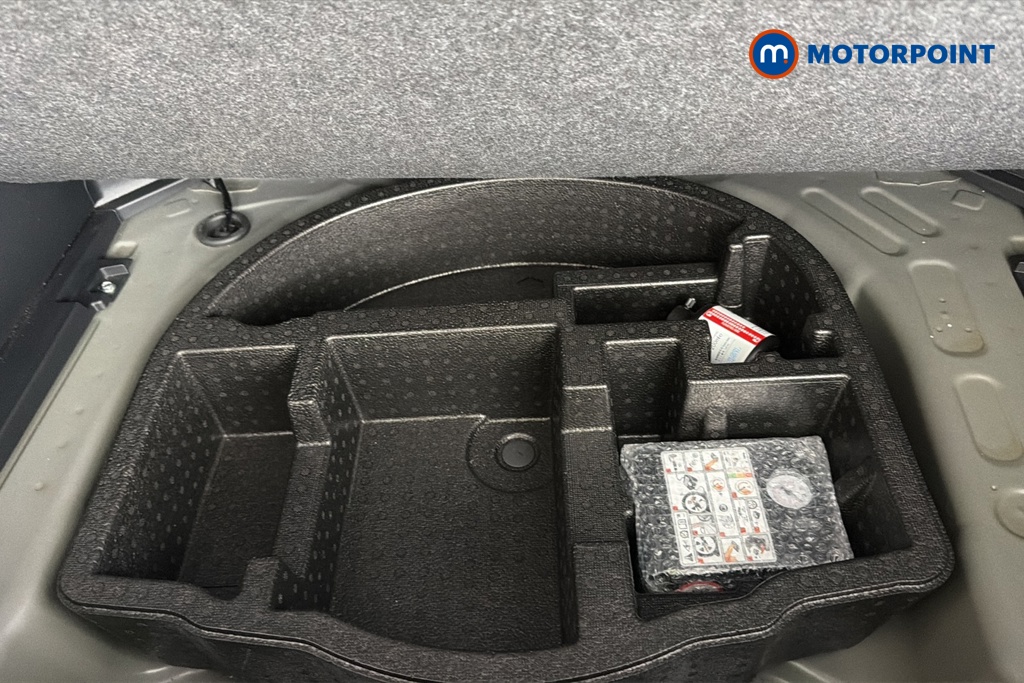 Toyota Yaris Cross Excel Automatic Petrol-Electric Hybrid Estate - Stock Number (1656490) - 33rd supplementary image