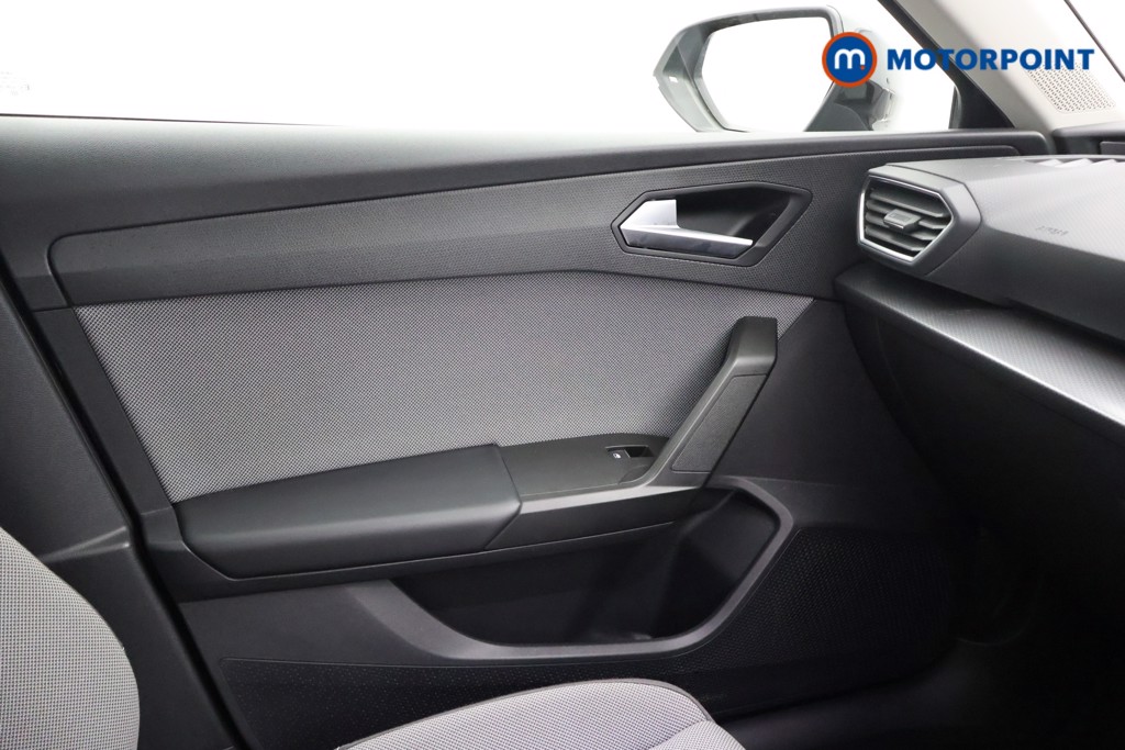 Seat Leon Se Dynamic Manual Petrol Hatchback - Stock Number (1656880) - 11th supplementary image
