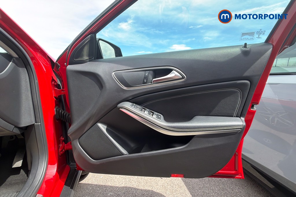 Mercedes-Benz GLA Urban Edition Automatic Petrol SUV - Stock Number (1657010) - 19th supplementary image