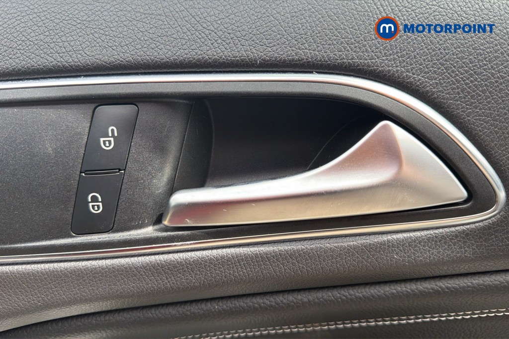 Mercedes-Benz GLA Urban Edition Automatic Petrol SUV - Stock Number (1657010) - 42nd supplementary image