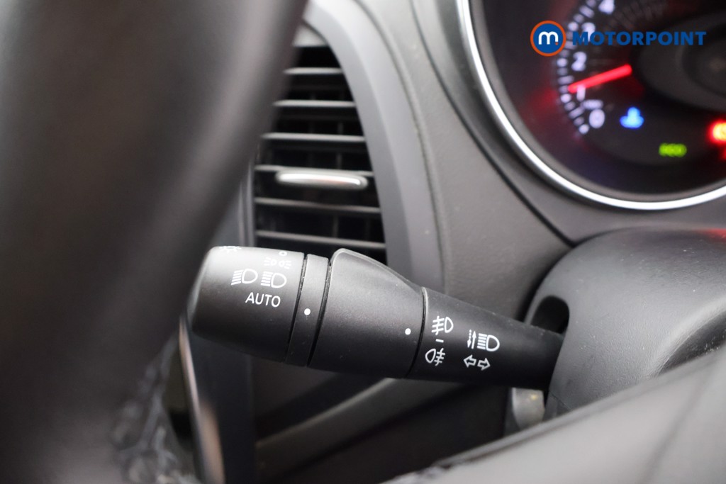 Renault Captur Iconic Manual Petrol SUV - Stock Number (1657042) - 5th supplementary image