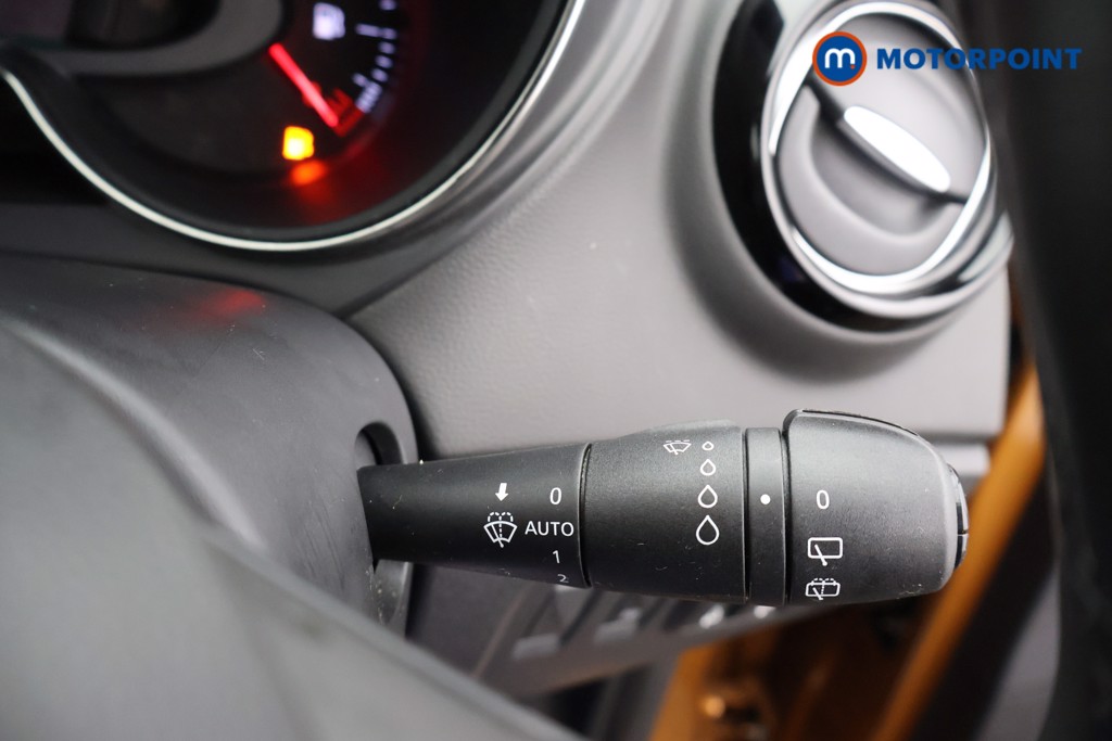 Renault Captur Iconic Manual Petrol SUV - Stock Number (1657042) - 6th supplementary image