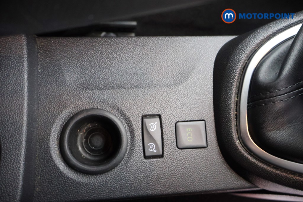 Renault Captur Iconic Manual Petrol SUV - Stock Number (1657042) - 9th supplementary image