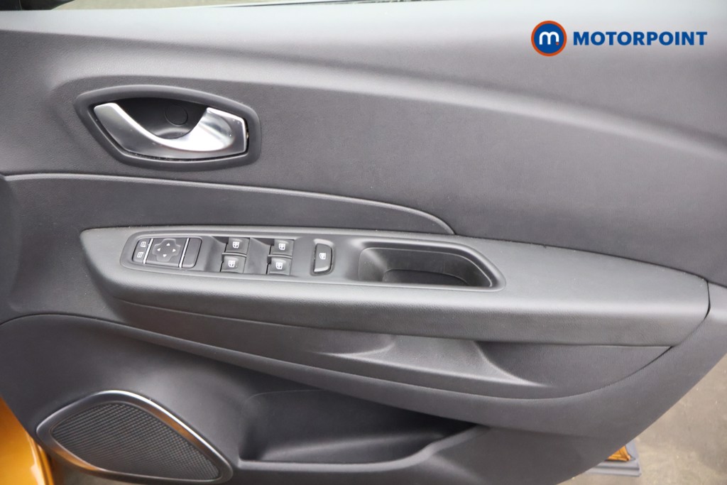 Renault Captur Iconic Manual Petrol SUV - Stock Number (1657042) - 12th supplementary image