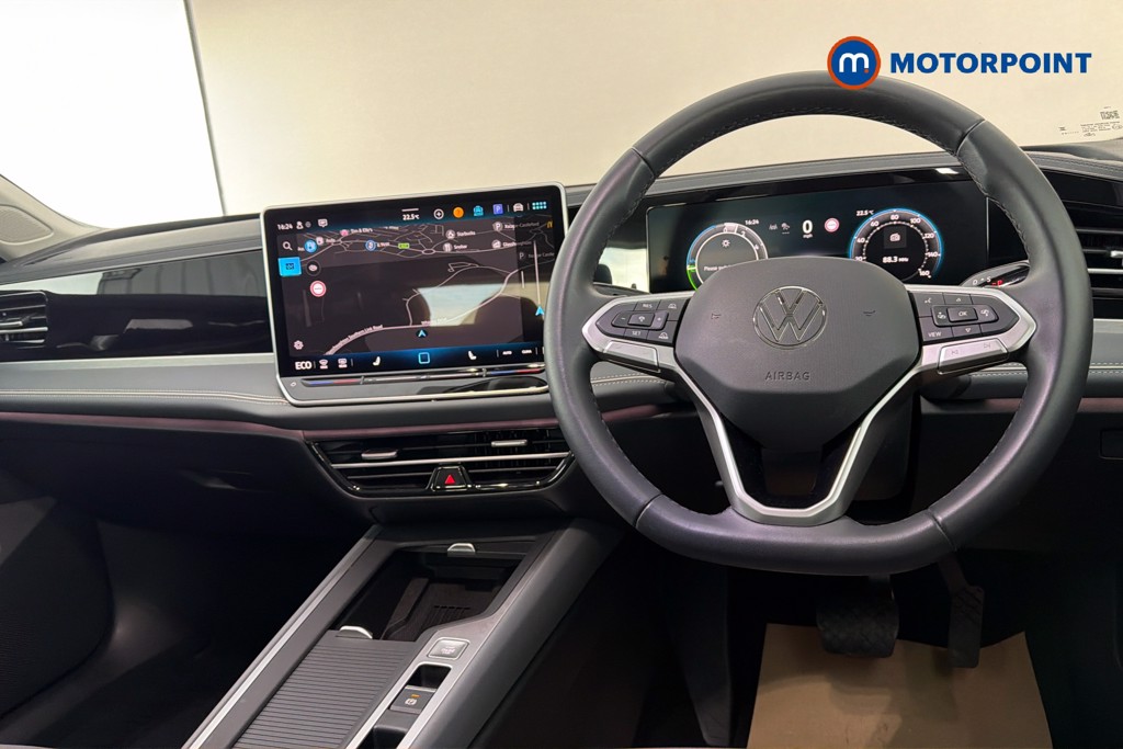Volkswagen Passat Life Automatic Petrol Plug-In Hybrid Estate - Stock Number (1657368) - 2nd supplementary image