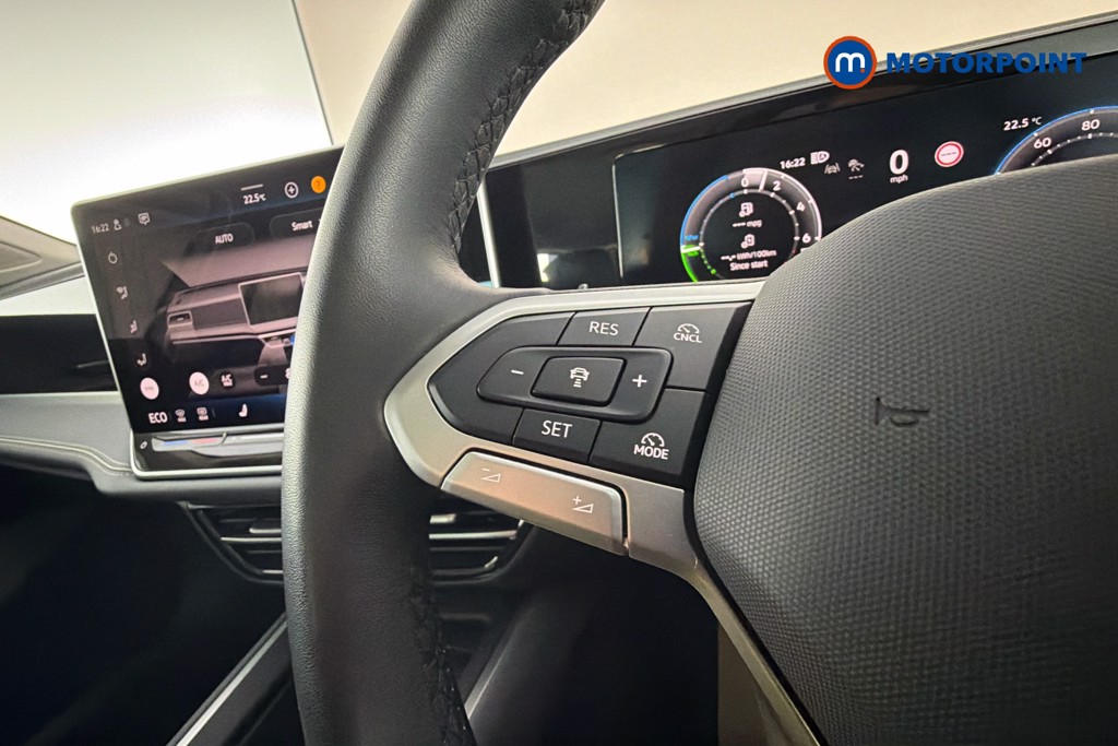 Volkswagen Passat Life Automatic Petrol Plug-In Hybrid Estate - Stock Number (1657368) - 3rd supplementary image