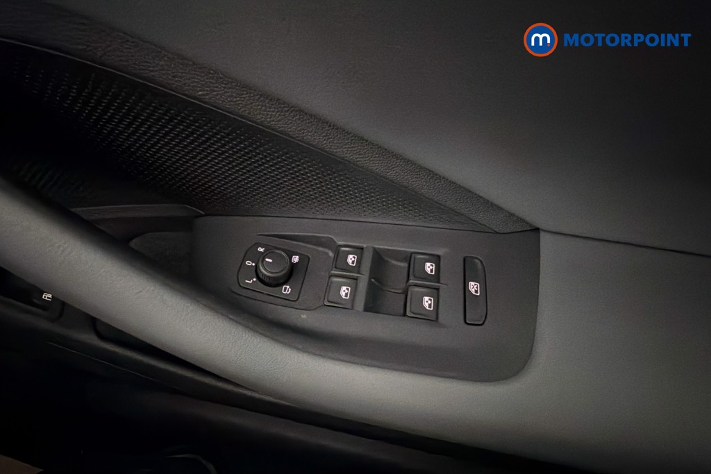 Volkswagen Passat Life Automatic Petrol Plug-In Hybrid Estate - Stock Number (1657368) - 20th supplementary image