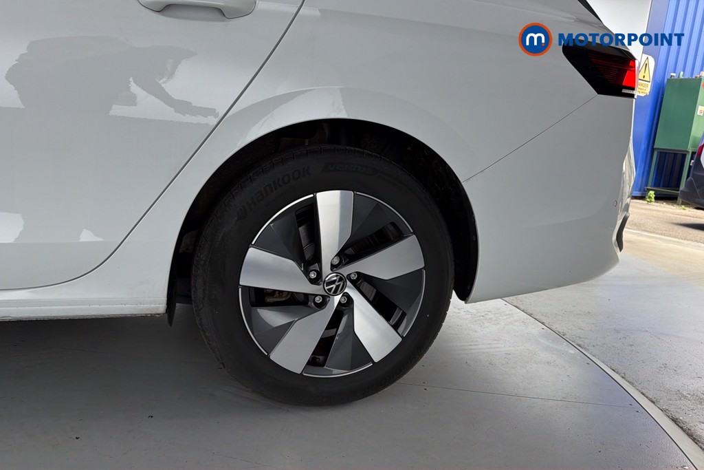 Volkswagen Passat Life Automatic Petrol Plug-In Hybrid Estate - Stock Number (1657368) - 48th supplementary image
